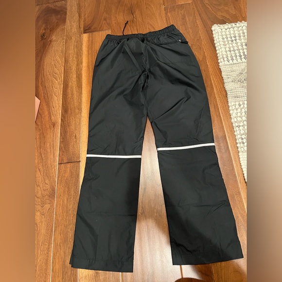 Nike black swoosh / wind pants size M - euc - Picture 3 of 5